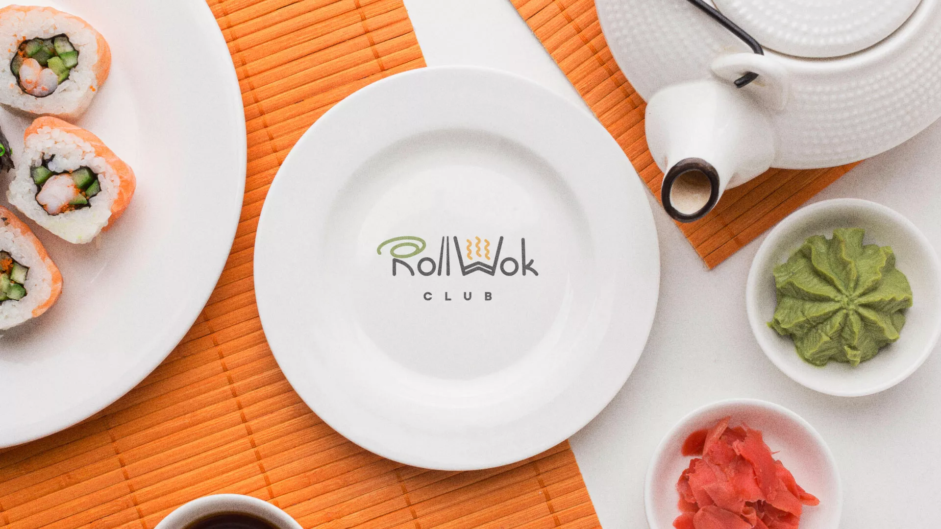 Разработка логотипа и фирменного стиля суши-бара «Roll Wok Club» в Сертолово
